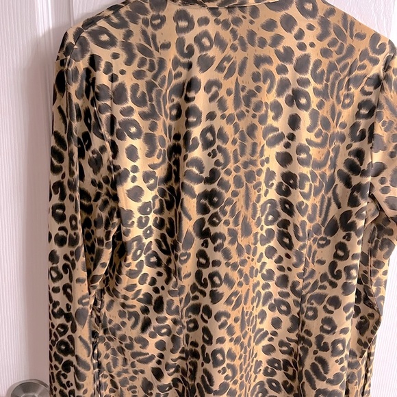 Dress Barn leopard print blouse - Picture 2 of 4